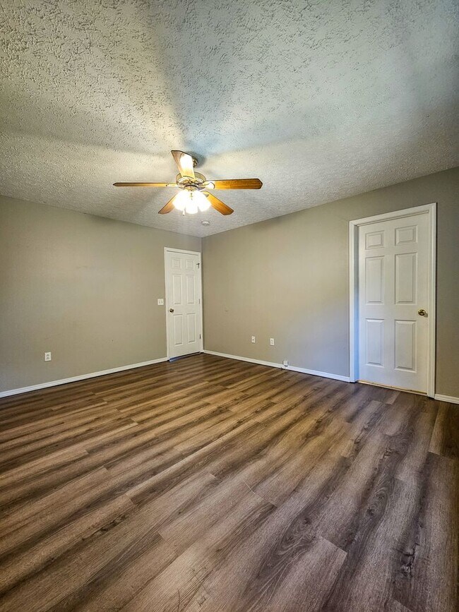 Building Photo - 1257 W Bridgewood Pl