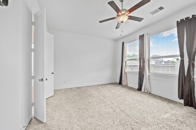 Building Photo - 10718 Blossom River Dr