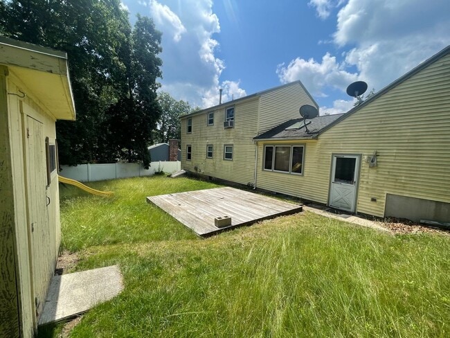 Building Photo - Single-Family Home in South Nashua
