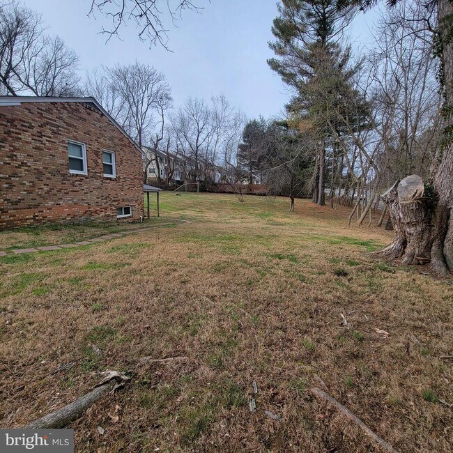 Building Photo - 18320 Metz Dr