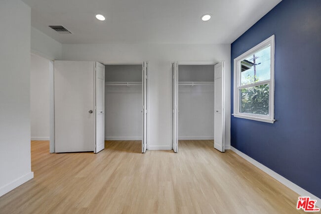Building Photo - 6044 Varna Ave