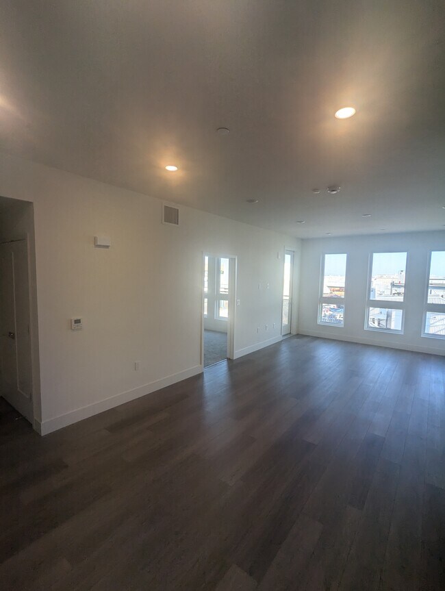 Building Photo - 3698 Vision Cmn