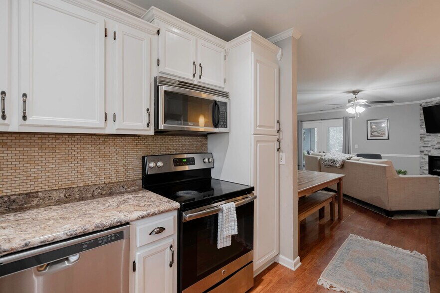 Building Photo - 204 Dutch Dr