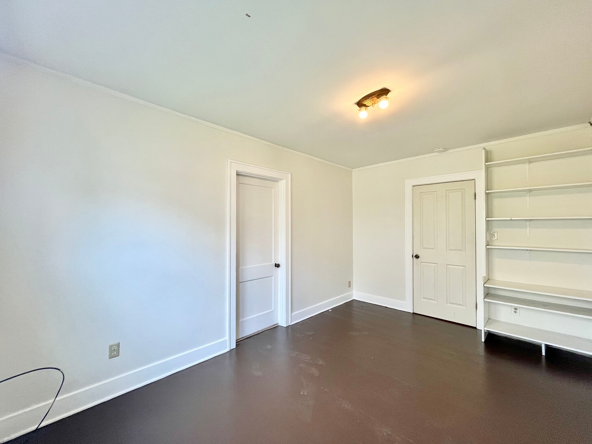 Building Photo - 914 E Fir St