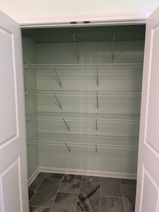 Building Photo - "Charming 2-Bed, 2-Bath Condo with Gleaming Hardwood Floors in Fairview's Fernvale Springs!"