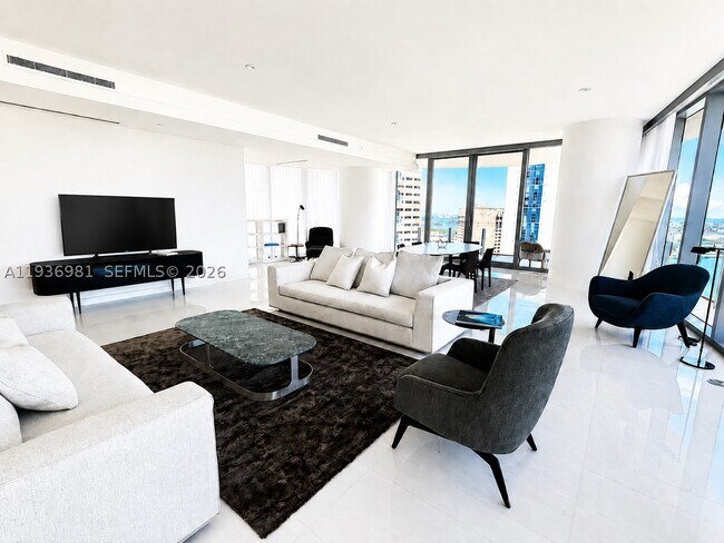 Building Photo - 300 Biscayne Blvd