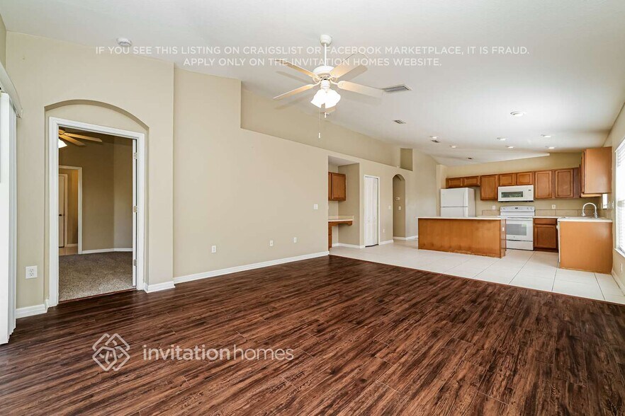 Building Photo - 8015 Alamosa Wood Ave