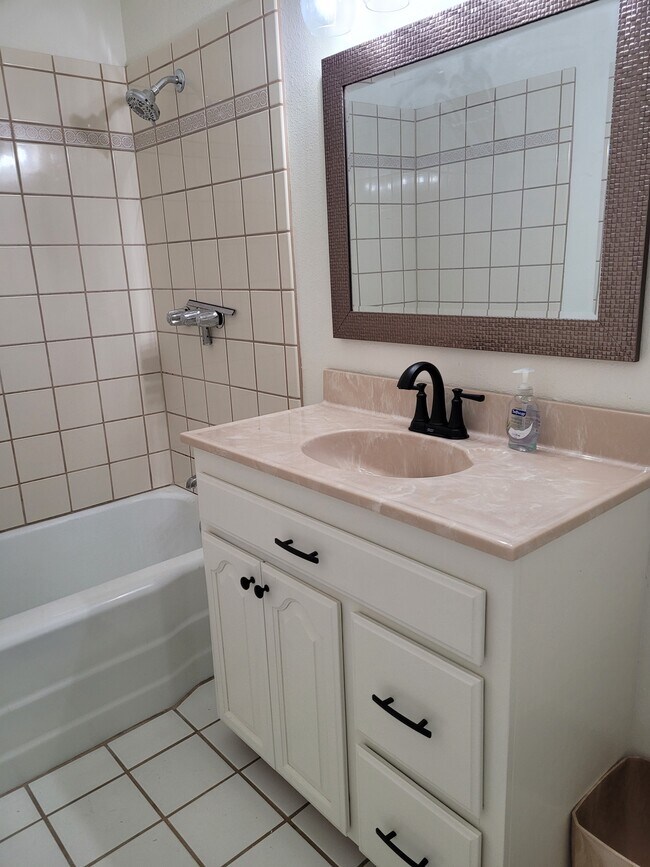 Hallway bathroom - 2180 Elm St