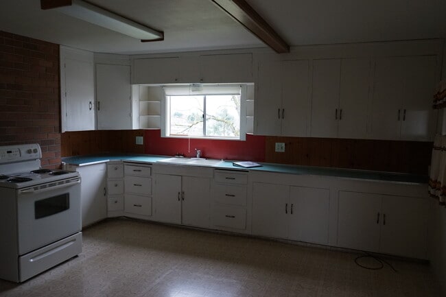 Building Photo - 14017 NW 43rd Ave
