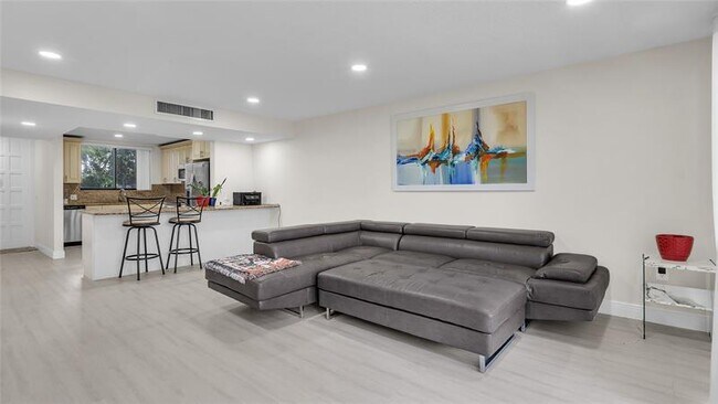 Building Photo - 4292 Deste Ct