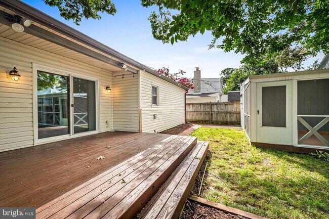 Building Photo - 530 Highland Dr