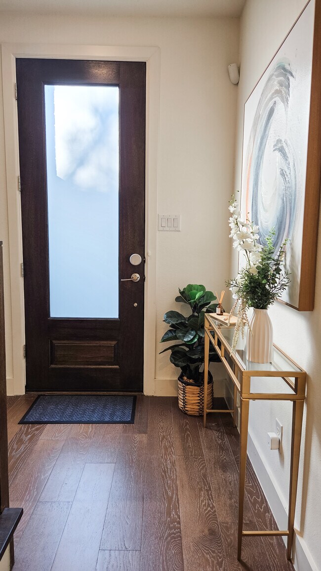 Building Photo - 7859 Verona Pl