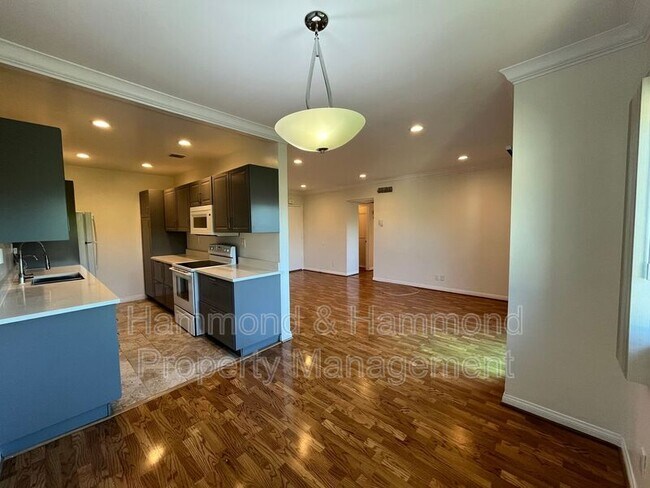 Building Photo - 5400 Newcastle Ave