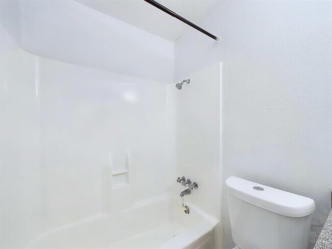 Building Photo - 2124 Burton Dr