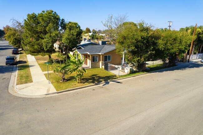 Building Photo - 430 Jefferson St