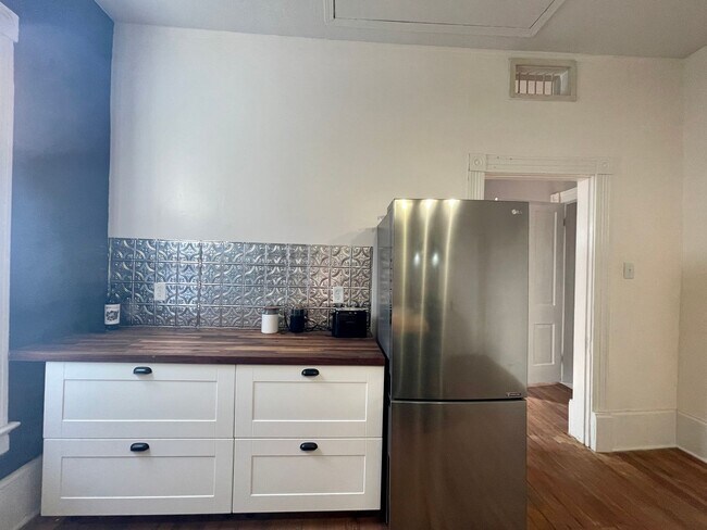 Building Photo - Beautiful Renovated 3 Bed 2 Bath Close to Downtown and UK