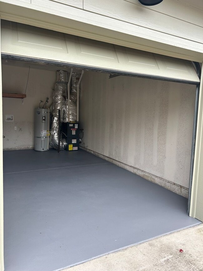 Building Photo - (870) College Street Duplex - 3 Bedroom / ...