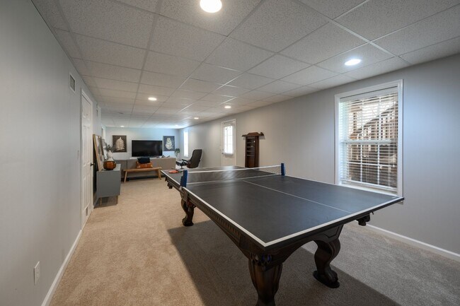 Building Photo - **UPDATED BRENTWOOD HOME THAT DOESN'T FEEL LIKE A RENTAL**