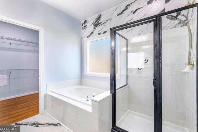 Building Photo - 6461 Edgewater Cove