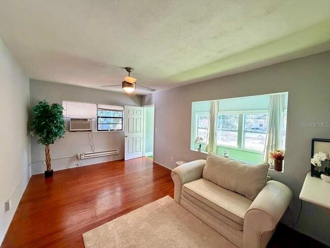 Building Photo - 1761 1/2 13th Ave S