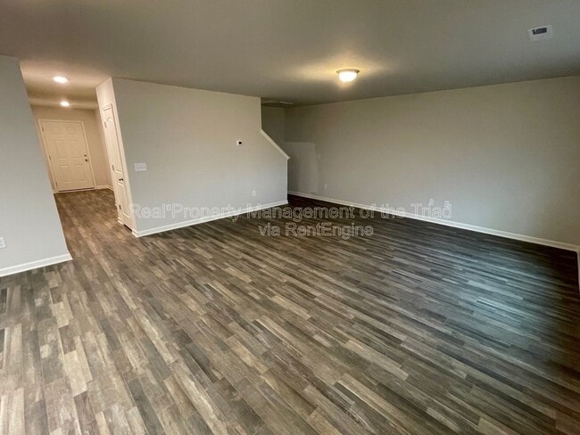 Building Photo - 3824 Miller Dr