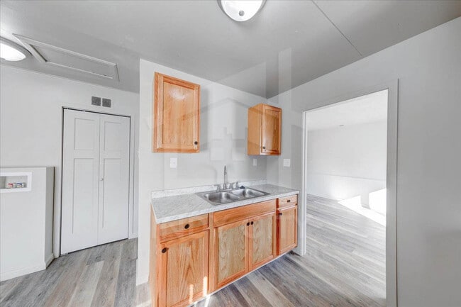 Building Photo - 7357 Evanston Ave