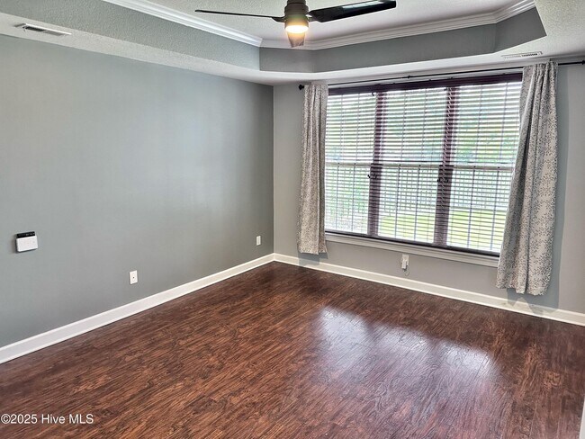 Building Photo - 300 Walkens Woods Ln