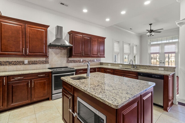 Building Photo - Crystal Water Home