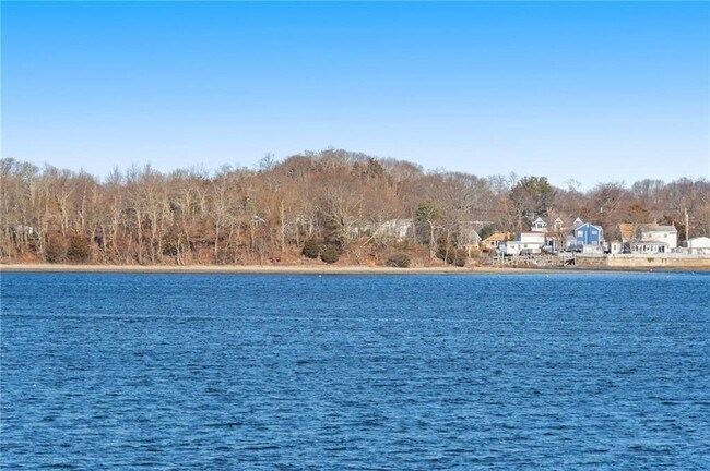 Building Photo - 15 Cedar Ave