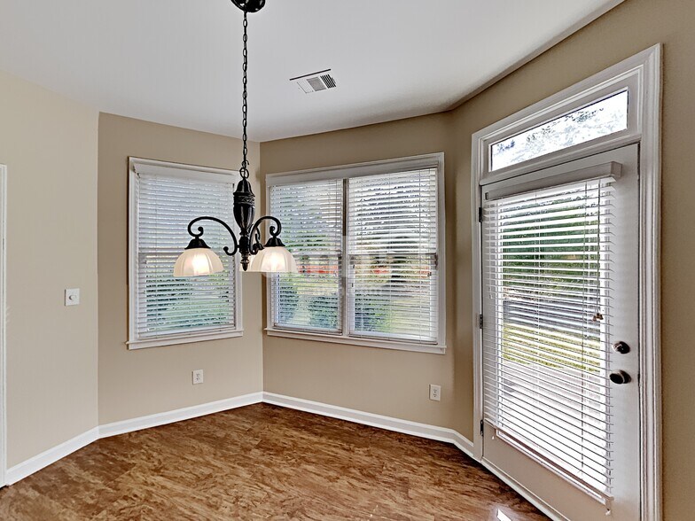 Building Photo - 3215 Thimbleberry Trail