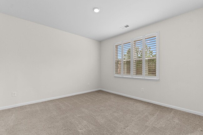 Building Photo - Bell's Lake Circle