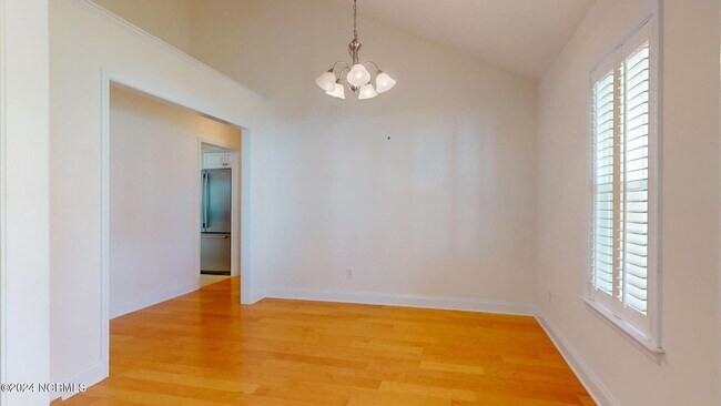 Building Photo - 536 Catamaran Dr