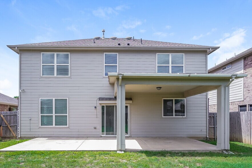 Building Photo - 5000 Caraway Dr