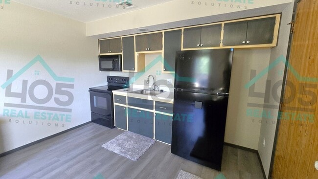 Building Photo - One Bedroom in Norman