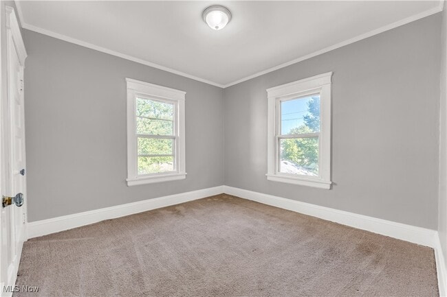 Building Photo - 3249 Hyde Park Ave