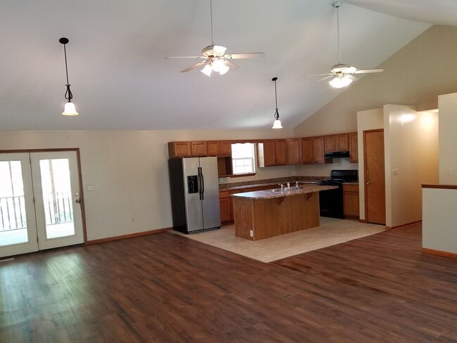 Building Photo - 4 bd, 3 ba house, NW Columbia, quick access to Stadium/I-70, screened porch
