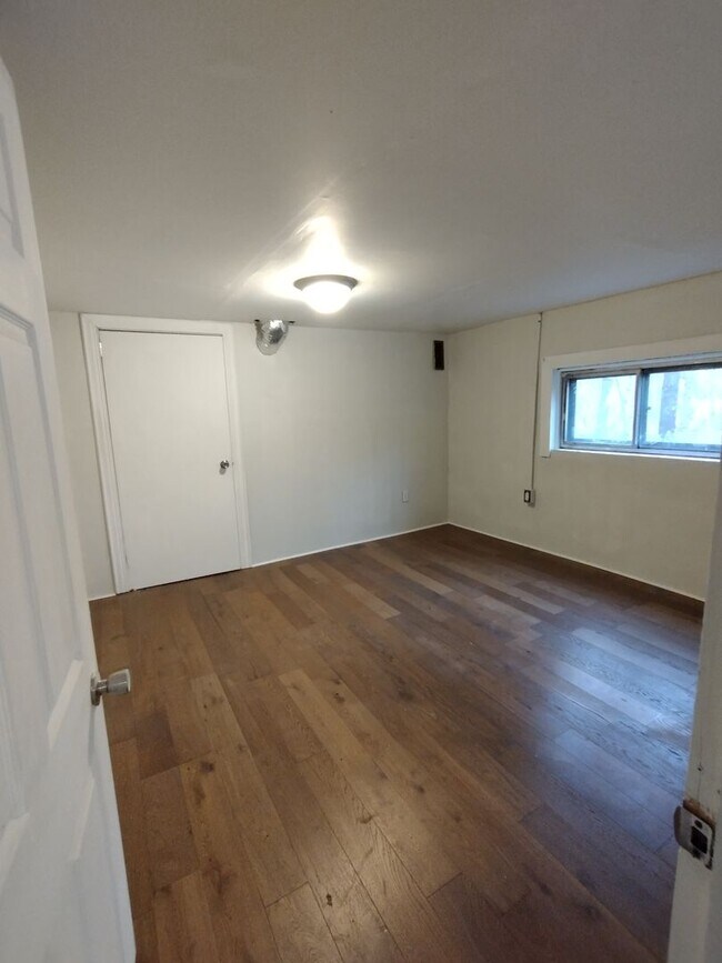 Building Photo - Newly Remodeled House in Rossville