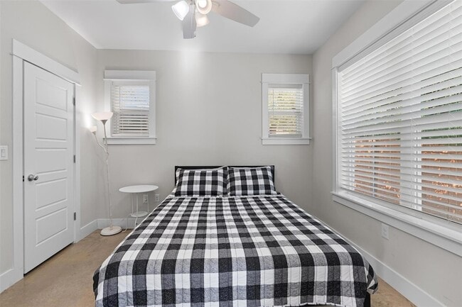 Building Photo - 1809 Chestnut Ave