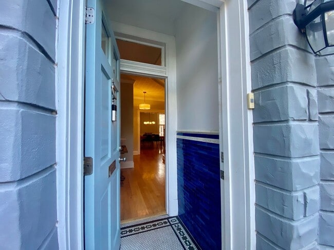 Building Photo - SPACIOUS 3 BED BROWNSTONE with PARKING, YARD and 2 DECKS!