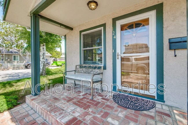 Building Photo - 124 Sunset Ave