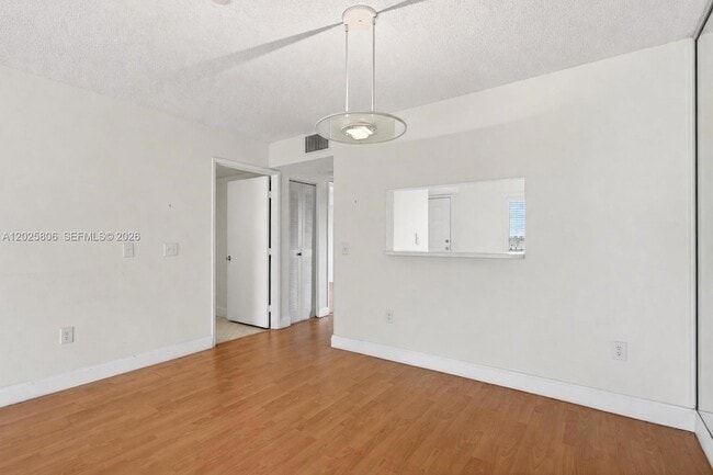 Building Photo - 1650 SW 124th Terrace