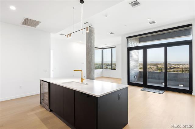 Building Photo - 3520 Chestnut Pl