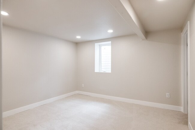 Building Photo - 6472 W Brittany Pl