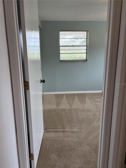 Building Photo - 1008 Lady Guinevere Dr