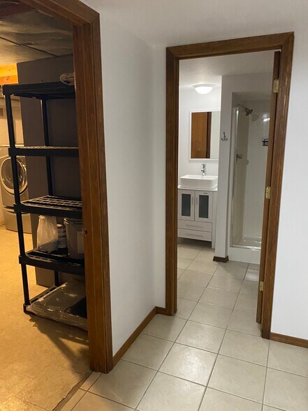 Basement hall - 2530 Bristol Ter