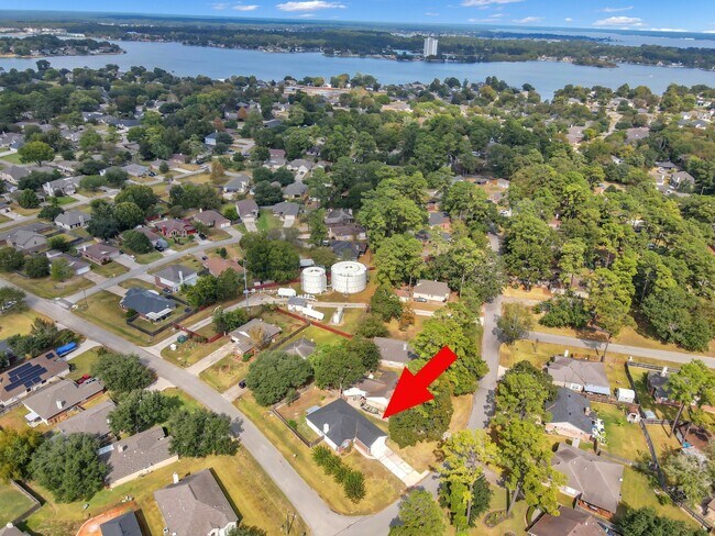 Building Photo - 10486 Twin Circles Dr