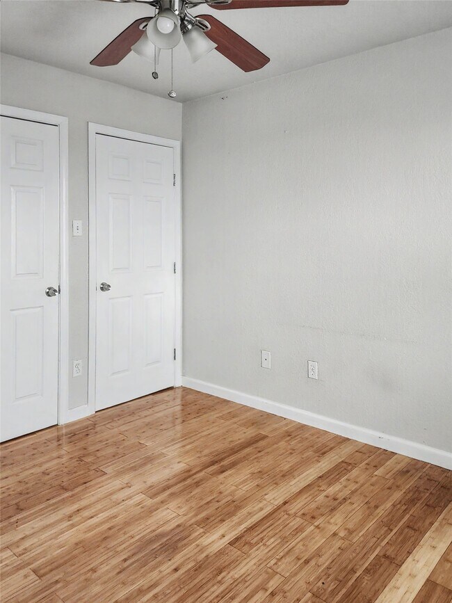 Building Photo - 5617 Avenue R 1/2