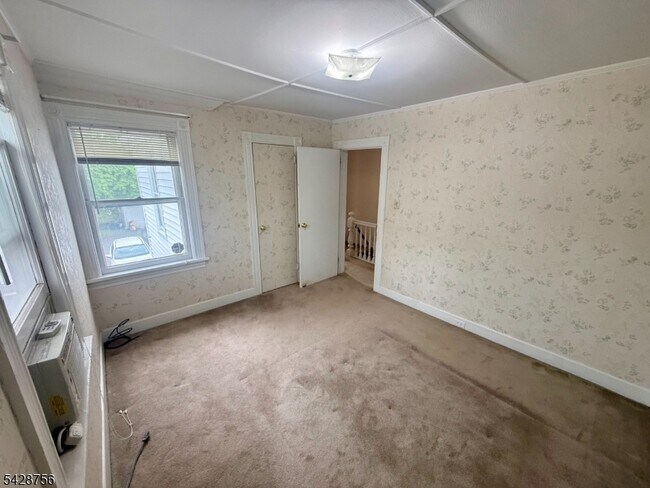 Building Photo - 23 E Hanover Ave