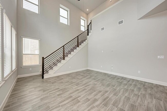 Building Photo - 12811 Stanford Dr