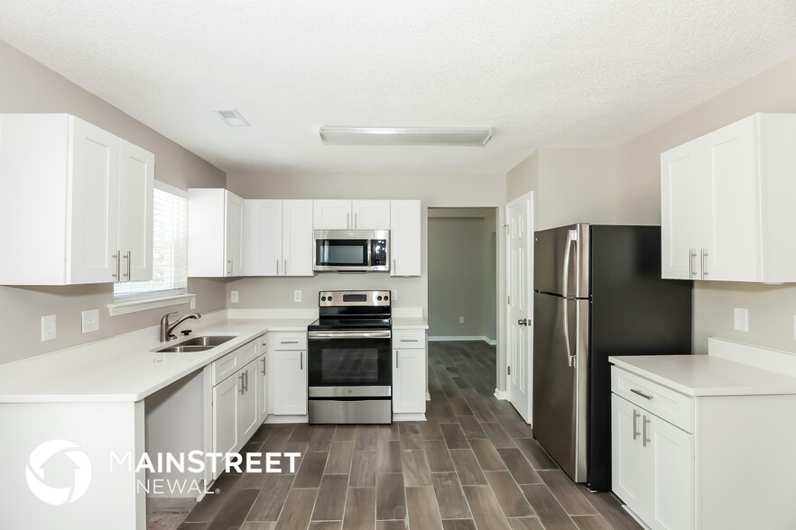 Building Photo - 1906 Waters Trail Dr